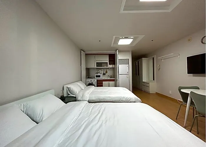 Anne House In Hongdae Hotel