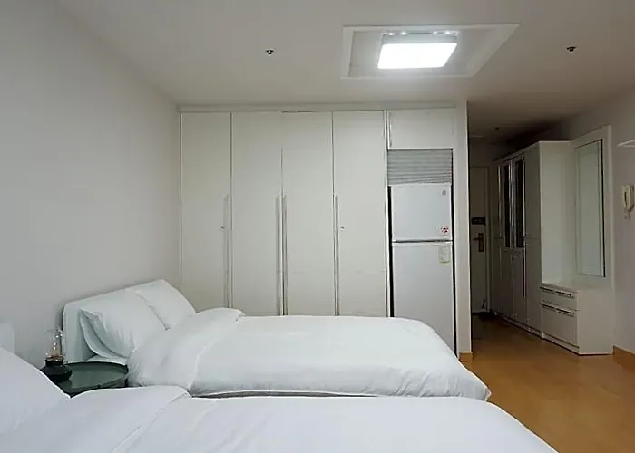 Anne House In Hongdae Hotel
